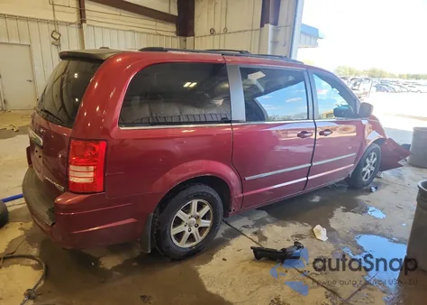 2010 Chrysler Town & Country Touring Plus из США, поврежденный, VIN 2A4RR8DX4AR495033